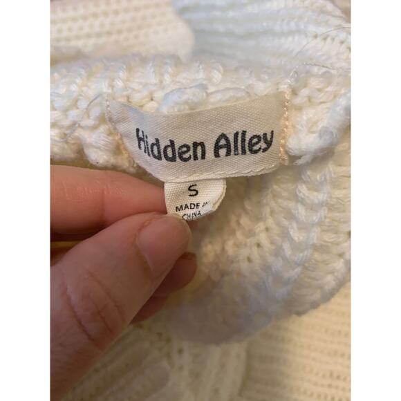 Hidden Alley off white v neck oversize sweater size small - Picture 3 of 6